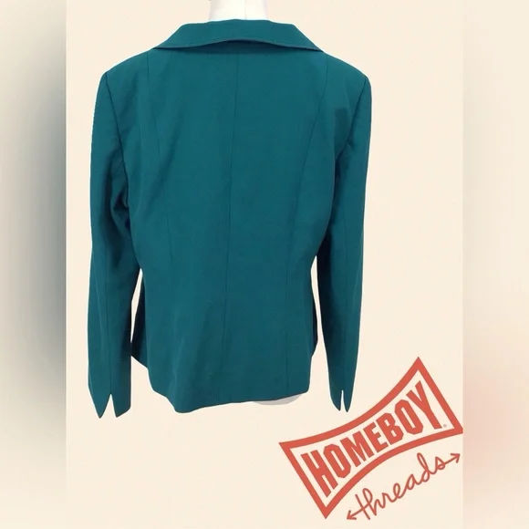 JOANNA HADFIELD Green Tailored Blazer with Notched Lapel and Fitted Silhouette